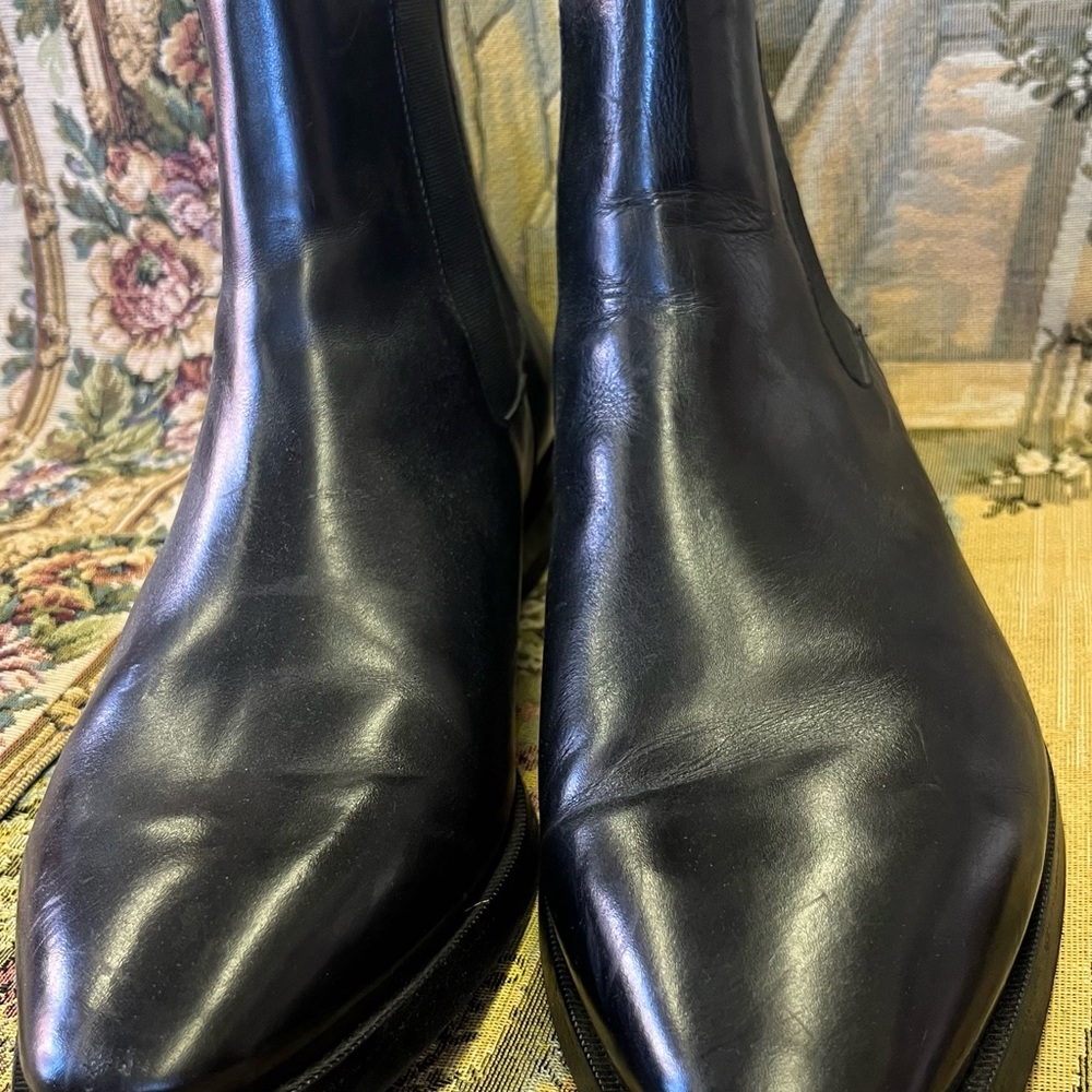 Sleek Black Leather Chelsea Boots